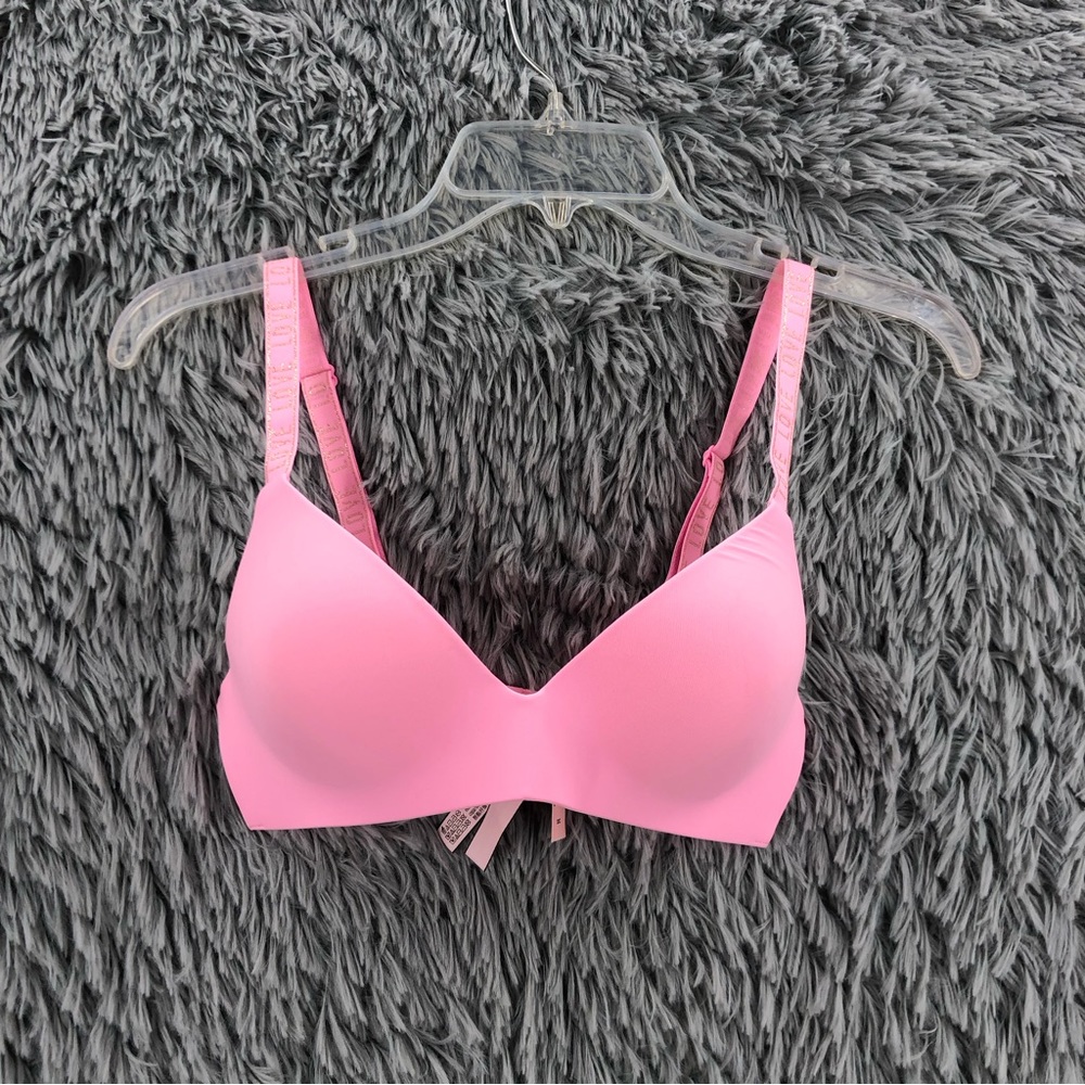 Victorias Secret Bra NWT Womens 32C Lightly Lined Wireless Pink